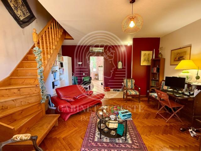 Charmant T3 en duplex avec terrasse & garage Nîmes centre / Rue de Montaury
