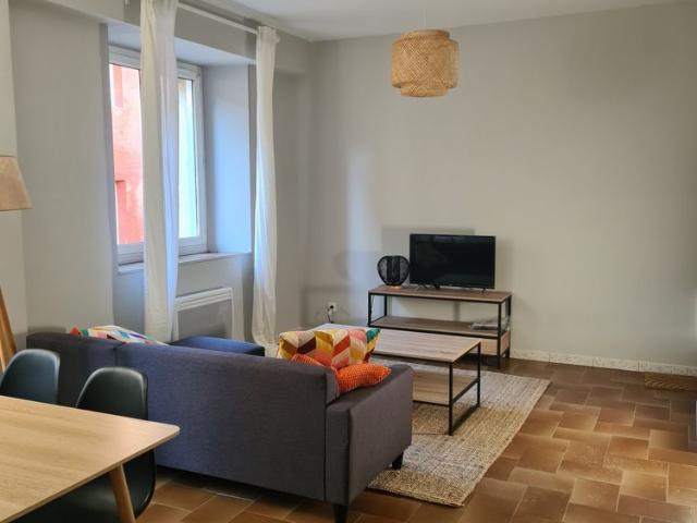 CHARMANT T3 MEUBLE 60M2