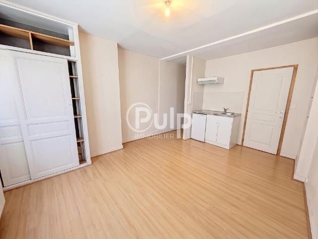 Charmant T1 de 30 m² au calme Dernier étage et stationneme. 30m² Loos