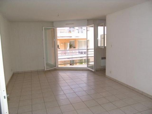 Charmant T2 avec balcon et parking