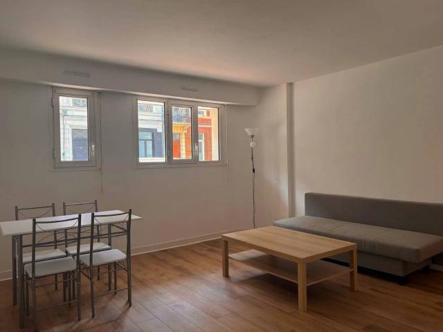 Charmant T2 meublé rénové – Place Philippe Le Bon