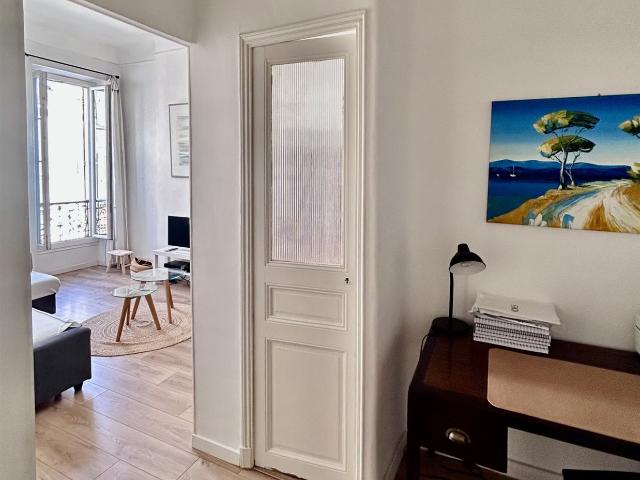 Charmant T2 rénové au dernier étage 13005 Marseille 47m² Marseille 5ème