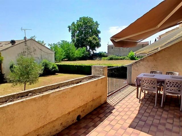 Charmant village recherche sur le Canal du Midi avec tous co. 98m² Capestang