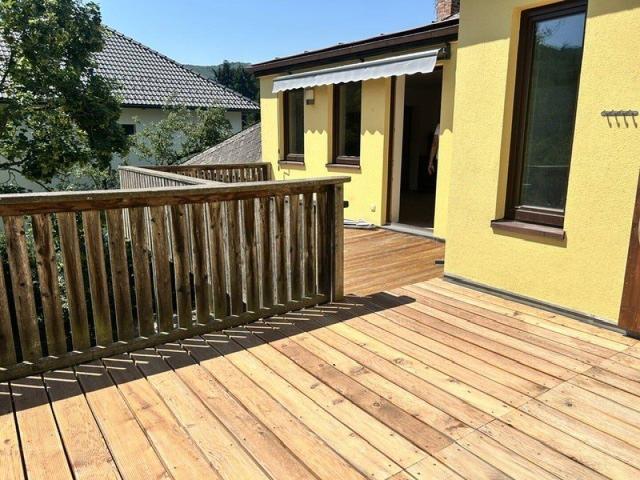 Charmant wohnenund arbeiten auf 2 Etagen im Zentrum von Purkersdorf mit Gartensalettel und Terrasse