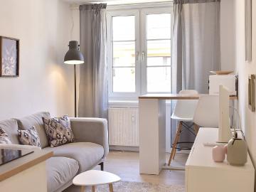 Charmant & Zentral Wohnung am Barbarossaplatz Video Online! – zeitwohnen.de