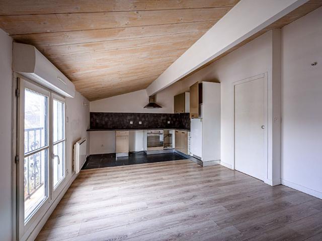 Charmant appartement 2 pièces à louer au coeur de La Rochelle Dernier étage