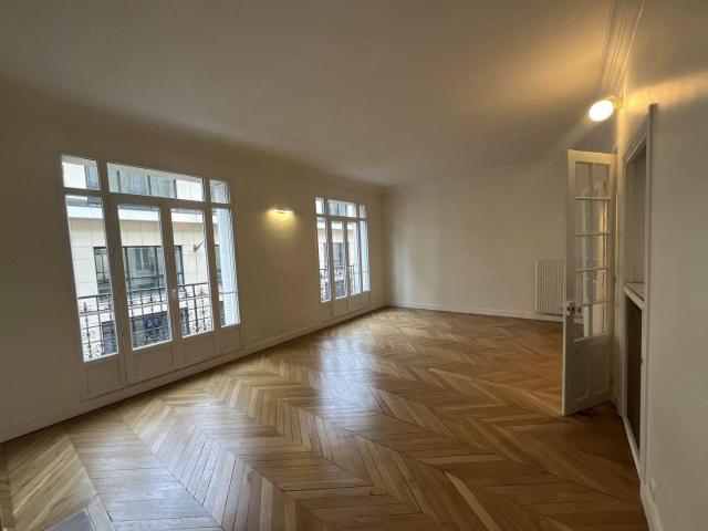Charmant appartement 3 pièces traversant de 83 m², situé a à