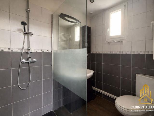 Charmant appartement T1 à vendre au coeur de Le Châtelet en Brie 93 000 €
