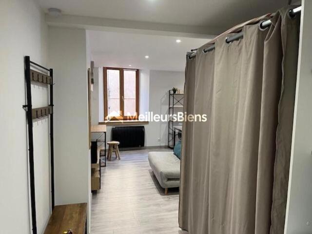Charmant appartement T2 à la location meublée, moderne et chaleureux avec casier de rangement