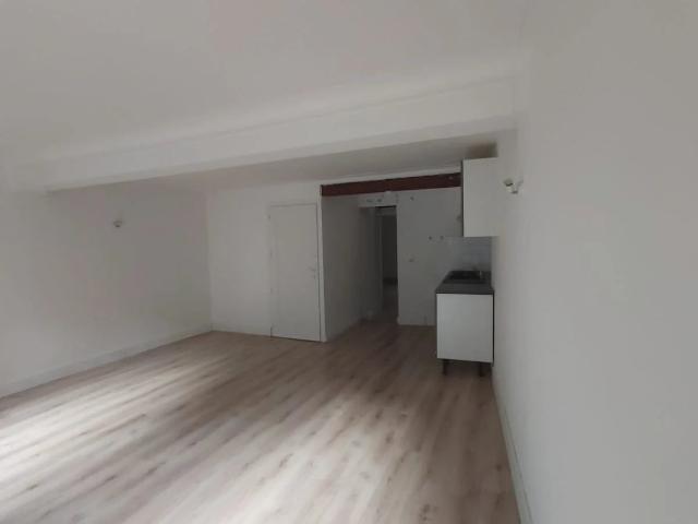Charmant appartement T2 avec extérieur et vue sur le Castela
