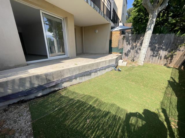 Charmant Appartement T2 avec Jardin Privatif à Château Gombe