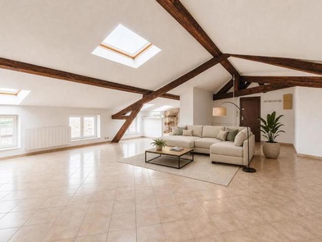 Charmant Appartement T4 de 113m² au sol Dernier étage Lumineux
