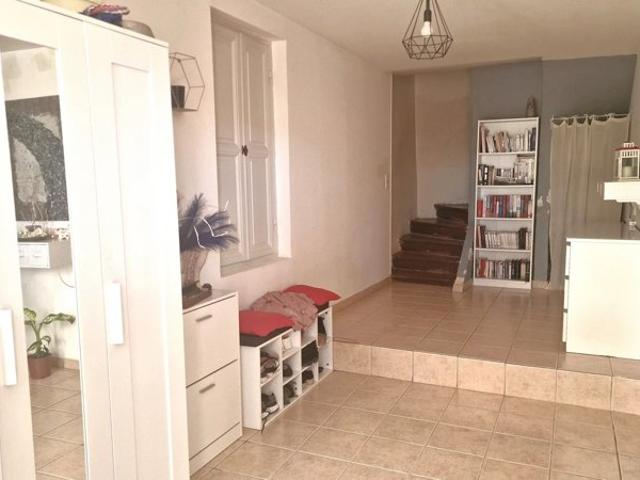 CHARMANT APPARTEMENT T4 GRENIER COUR 2 PARKING