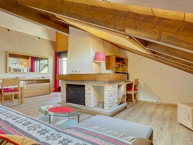 Charmant appartement avec mezzanine Location à la semaine