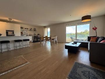 Charmant appartement contemporain de 3.5 pièces avec vue!