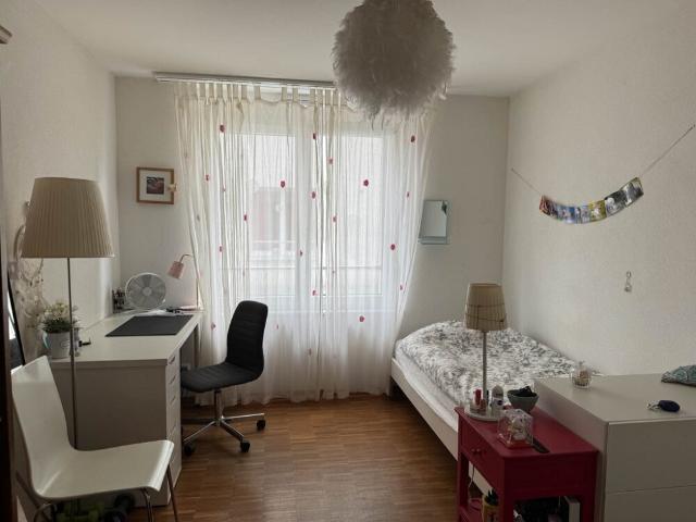 Charmant appartement de 4 pièces au rez de chaussée