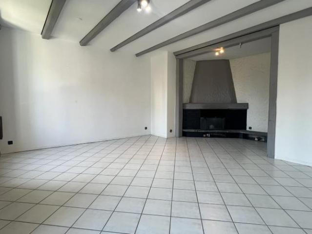 Charmant appartement de 4 pièces au rez de chaussée surélevé à La Chaux de Fonds