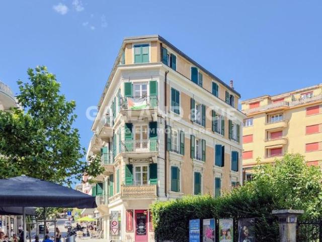 Charmant appartement de 5 pièces avec balcons dans un immeuble de caractère