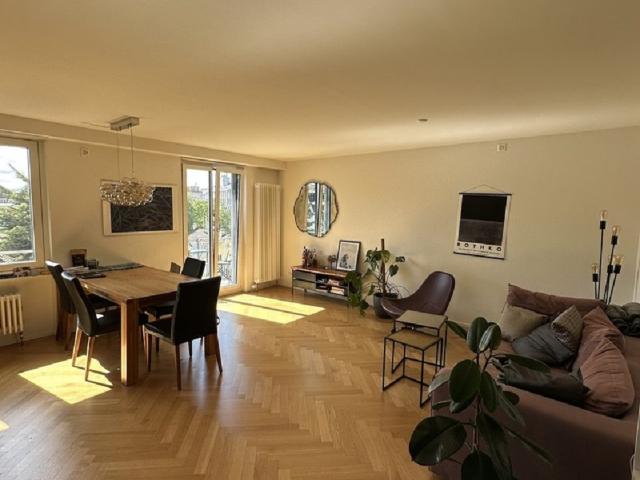 Charmant appartement de 2.5 pièces à la Langstrasse à Zurich
