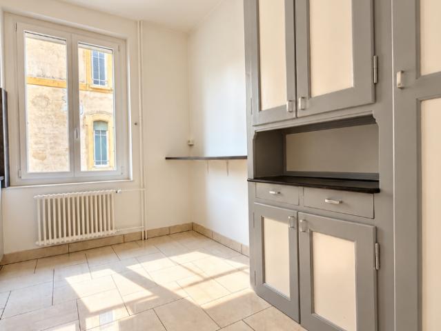 Charmant appartement de 3 pièces à proximité du centre ville
