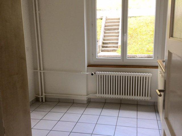 Charmant appartement de 3 pièces au rez de chaussée avec parquet d’époque