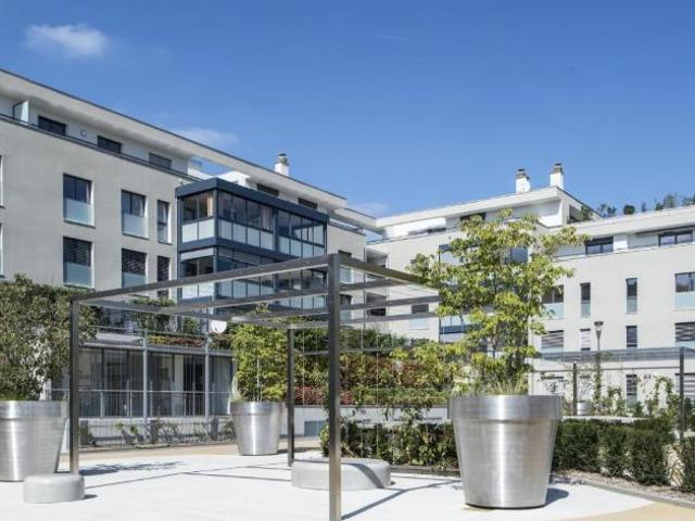 Charmant appartement face au lac
