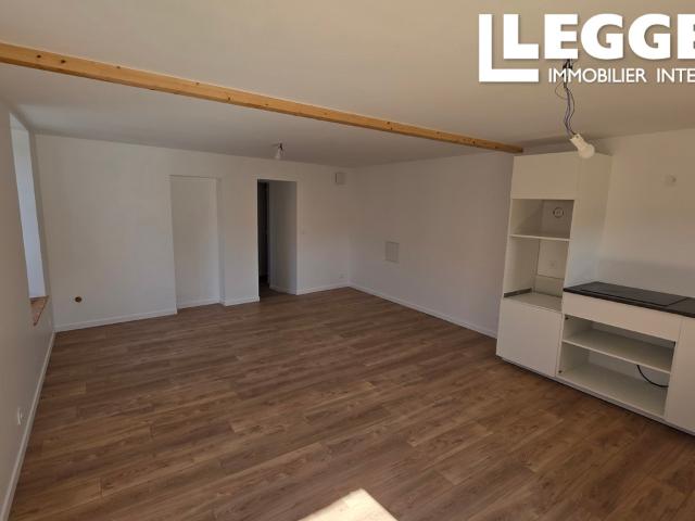 Charmant appartement, lumineux, refait à neuf, comprenant séjour/cuisine, trois chambres, salle d'eau et wc