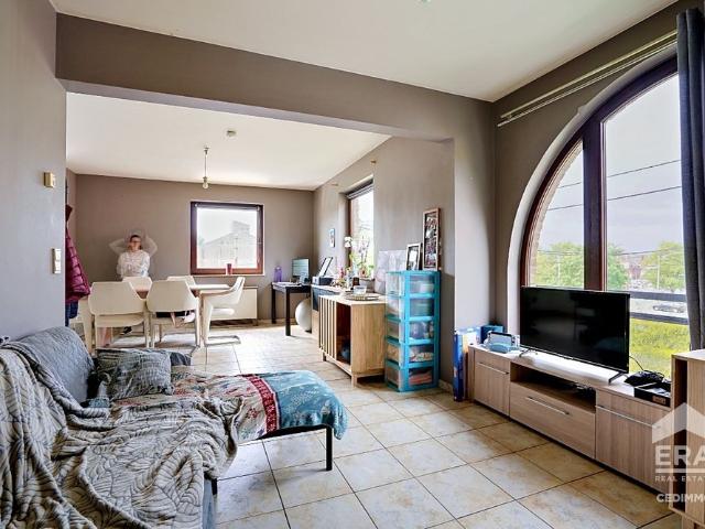 Charmant appartement met 1 slaapkamer en privégarage – Brain