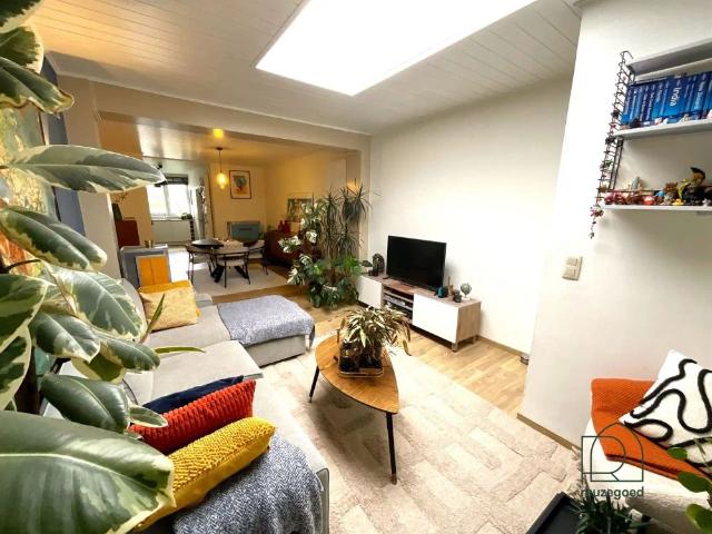 Charmant appartement met 1 slaapkamer, privé ingang, grote tuin & ruime garage