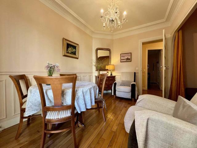 Charmant appartement métro Boucicaut square Duranton. Pour 2 personnes