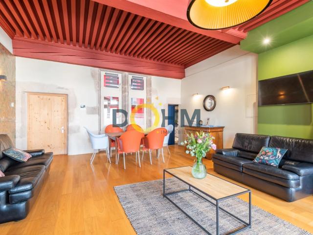 Charmant appartement Place du Plot