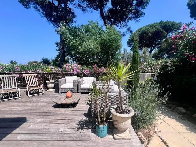 Charmant chalet californien dans résidence avec une grande t. 62m² Gassin