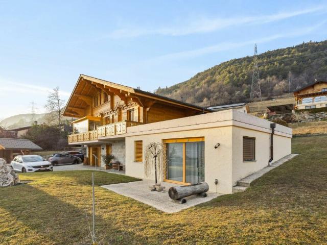 Charmant chalet familial avec potentiel professionel à Erde