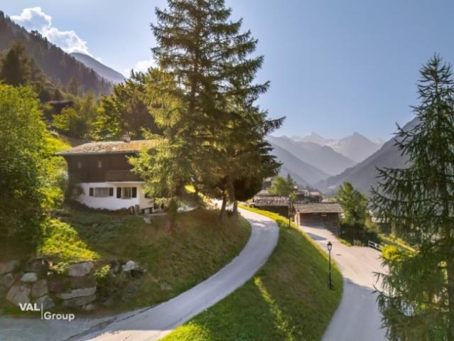 Charmant chalet sur Ayer avec parcelle constructible et vue imprenable