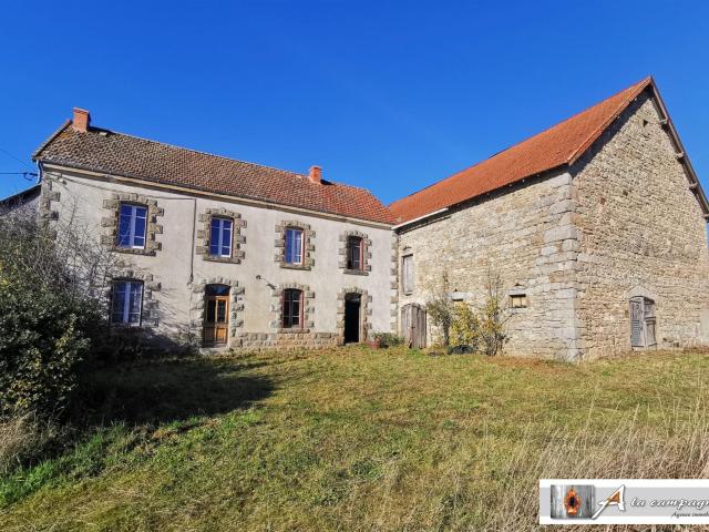 Charmant corps de ferme à rénover sur plus d'un hectare de t 156m² Biollet