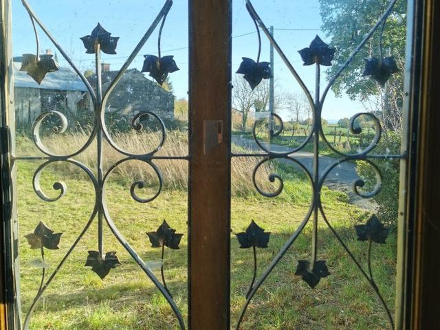Charmant corps de ferme à rénover sur plus d'un hectare de t 156m² Biollet