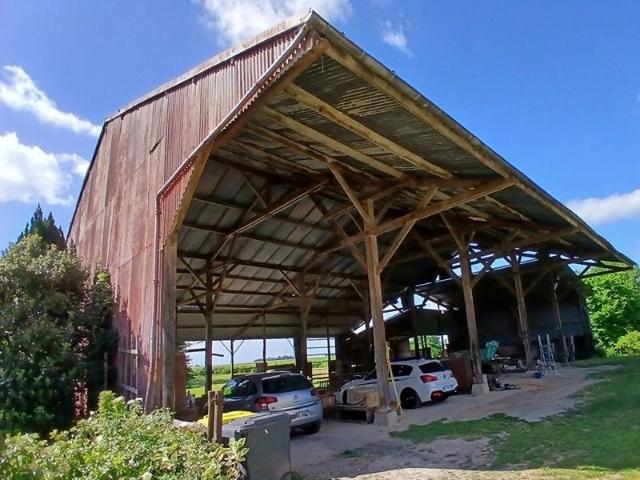 Charmant Corps de ferme avec Grand Terrain Agricole