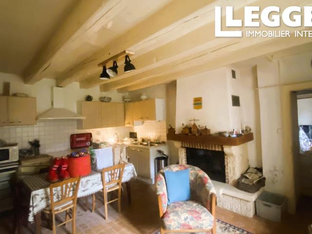 Charmant cottage de 4 chambres avec grange attenante, jardin avec dépendance et verger séparé d'un acre