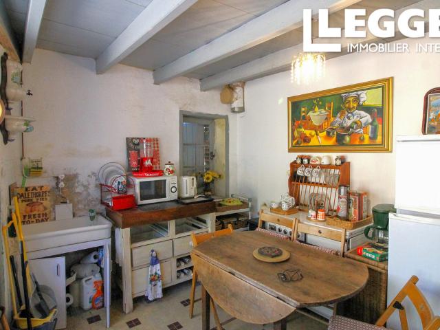 Charmant cottage en pierre avec vue, à rénover – Idéal pied à terre