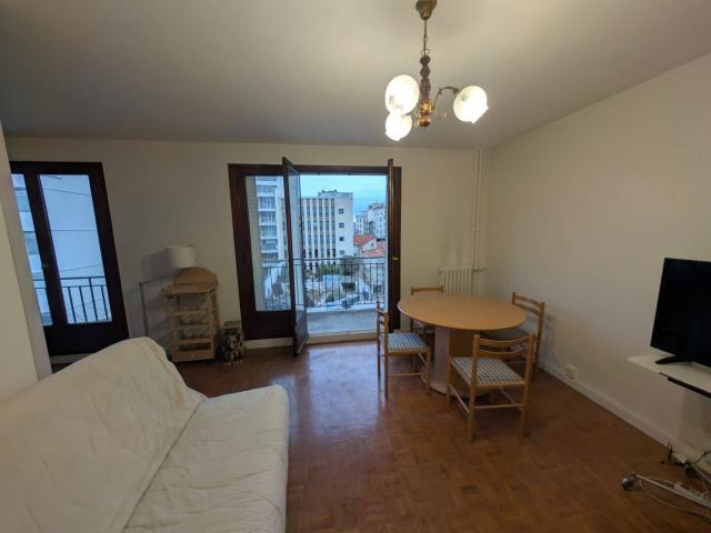 Charmant deux pièces quartier Petit Luxembour