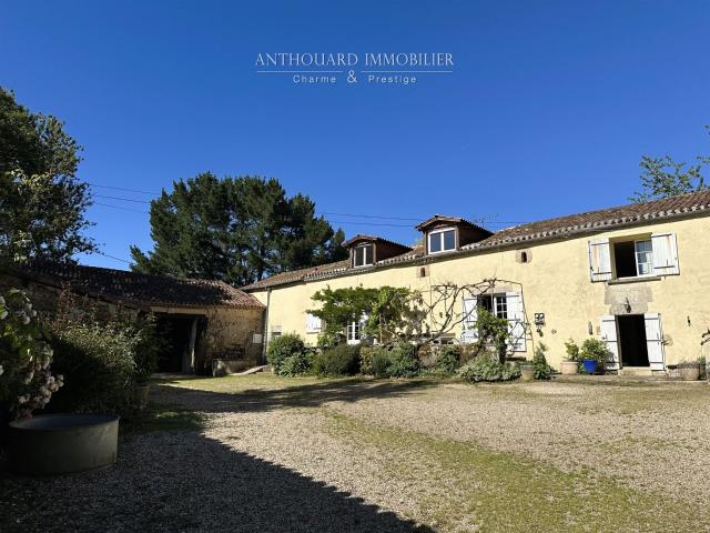 Charmant domaine équestre en pierre 338m² Vergt