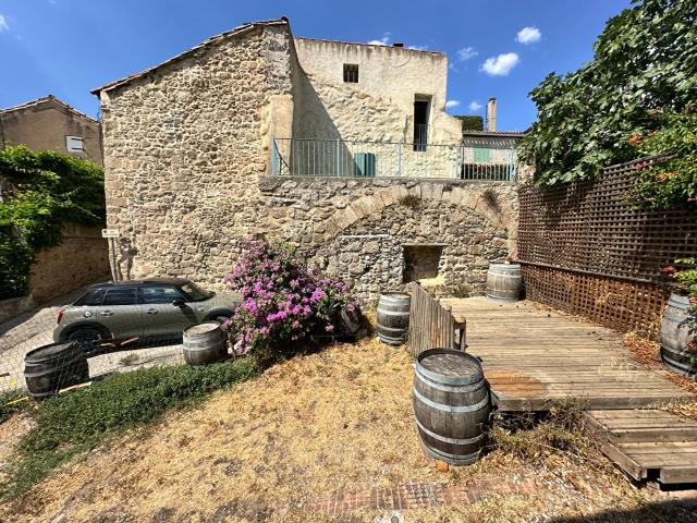 Charmant domaine viticole, idéal pour être transformé en hab. 95m² Caunes Minervois