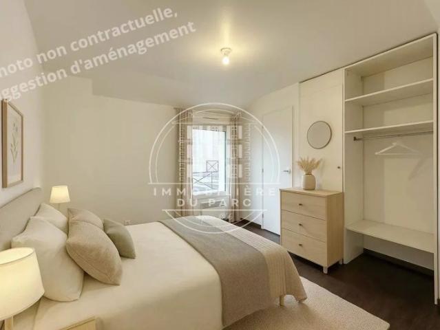 Charmant Duplex cosy & moderne en parfait état donnant sur une petite cour privée au calme