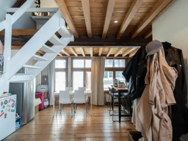 Charmant duplex appartement met ruim terras op toplocatie in het centrum