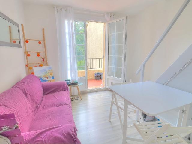 Charmant duplex avec deux terrasses dans un cadre verdoyant à Peymeinade