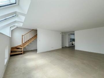 Charmant duplex de 4 pièces entièrement rénové pour du rendement