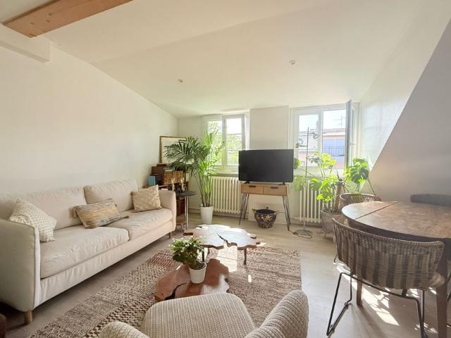Charmant duplex meublé Avenue de la Liberté Dernier étag
