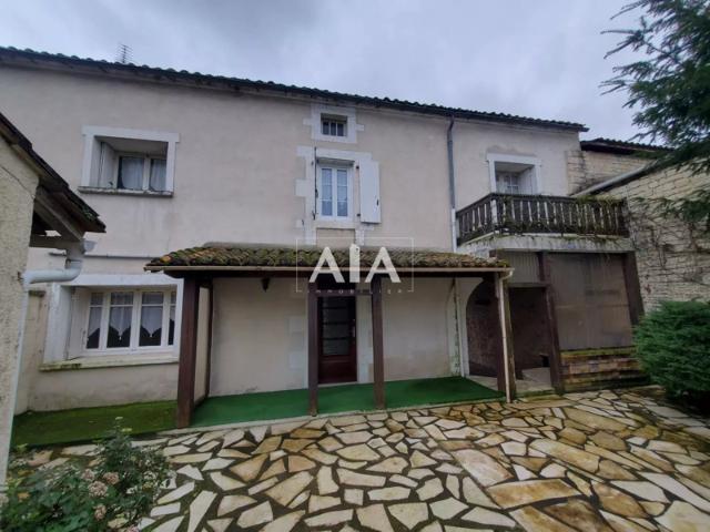 Charmant Ensemble de Maisons Charentaises