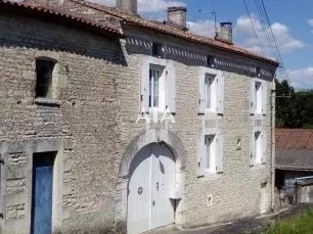 Charmant Ensemble de Maisons Charentaises