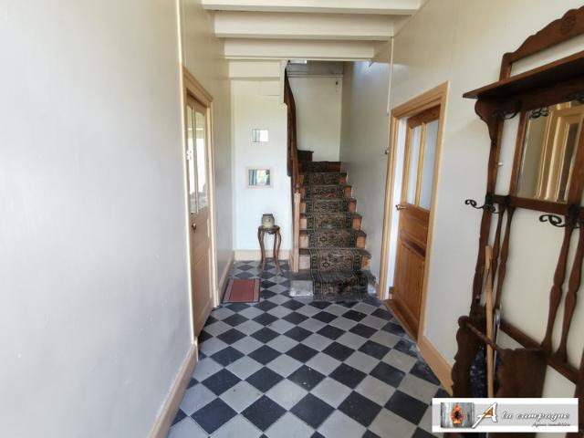 Charmant ensemble immobilier dans un agréable bourg. À venir v